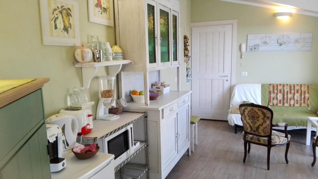 Il Cortile Friendly House Hotel Borgomanero Bagian luar foto